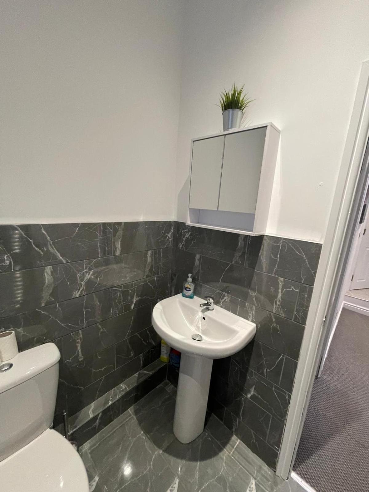 Spacious 2 Bedroom Apartment Liverpool Zewnętrze zdjęcie